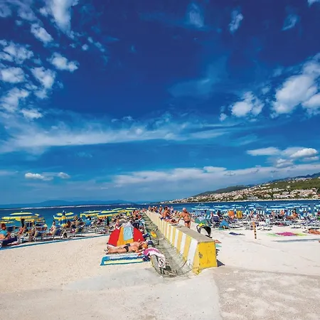 1 Bedroom Awesome In *