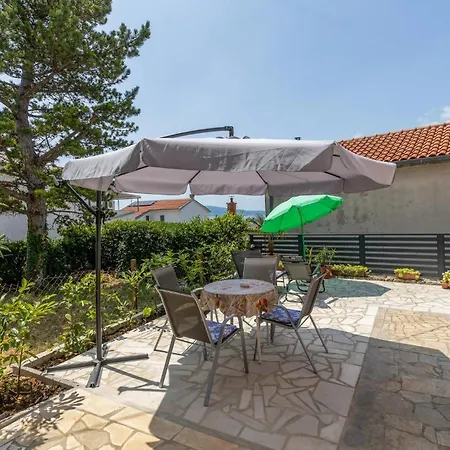 1 Bedroom Awesome In アパート