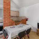 1 Bedroom Awesome In Apartment Selce