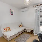 Apartment 1 Bedroom Awesome In Selce