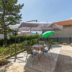 1 Bedroom Awesome In Apartment